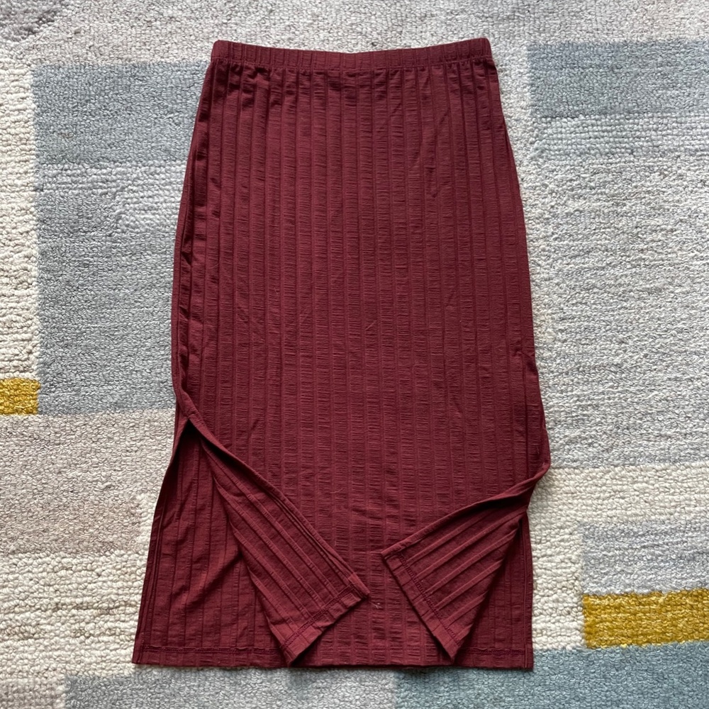 Amour Vert Burgundy Midi Skirt - Picture 4 of 6